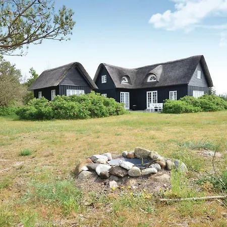 Amazing In With Kitchen Holiday home